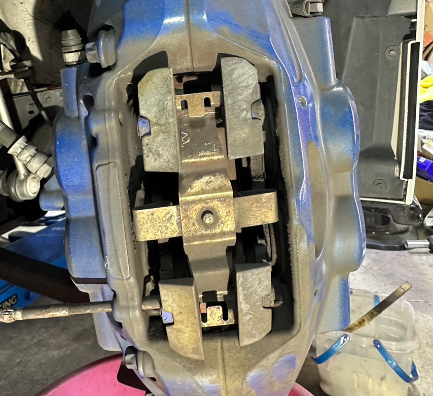 ブレーキキャリパー洗浄