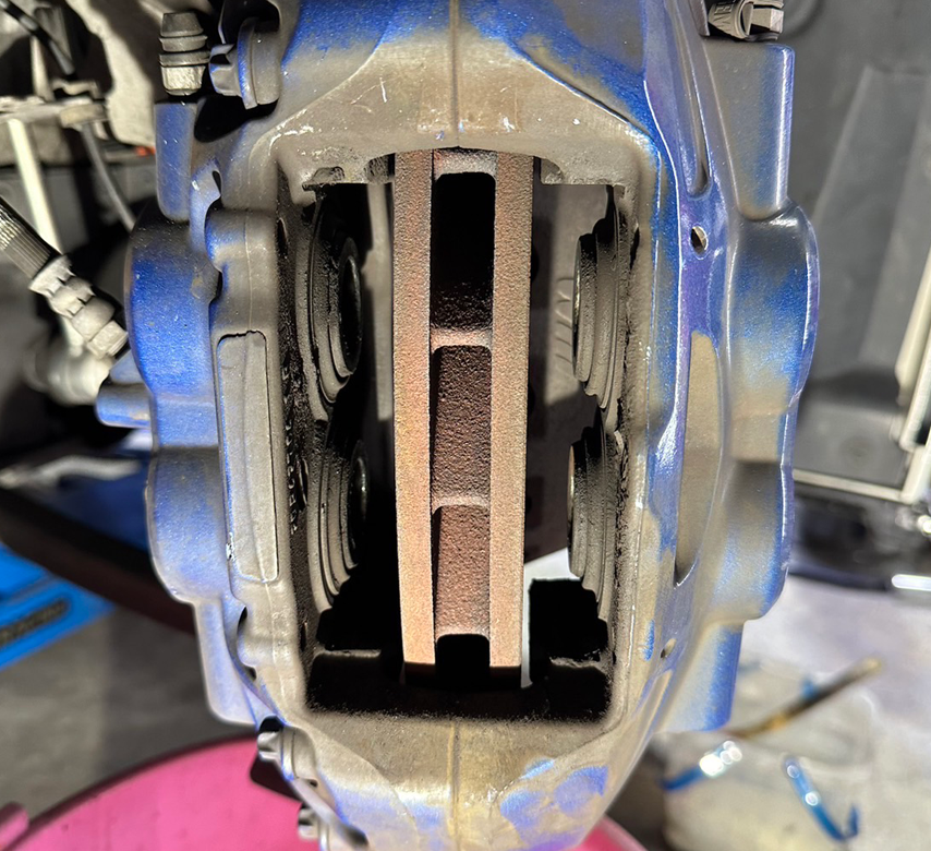 ブレーキキャリパー洗浄