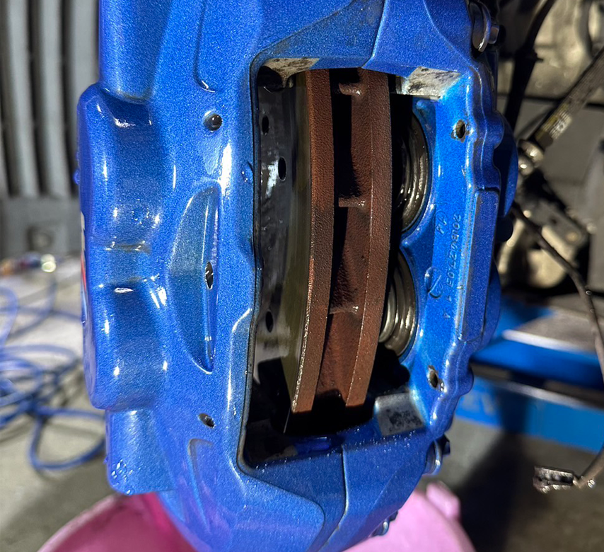 ブレーキキャリパー洗浄